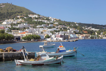Fototapeta na wymiar Fischerboote im Hafen von Agia Marina, Leros