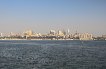 Fototapeta premium Manhattan Skyline over Hudson River, New York City