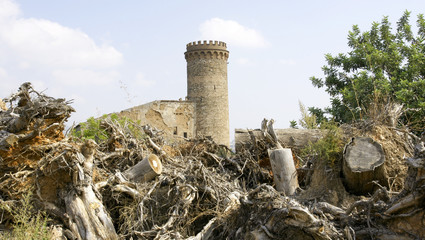 Tocones y castillo de la Colonia Guell, Barcelona