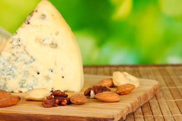 composition of blue cheese and nuts