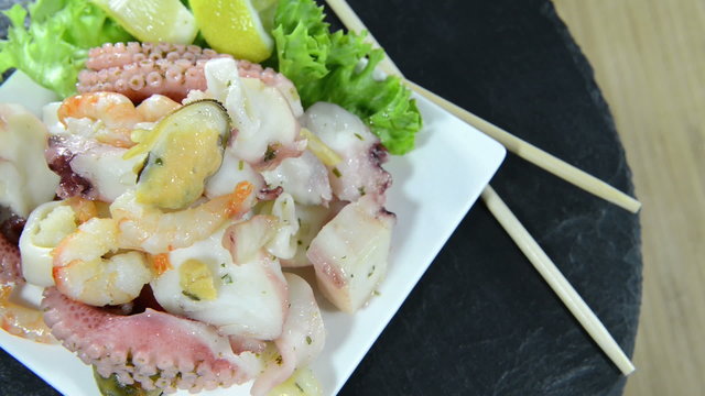 Mixed Seafood Salad (loopable)