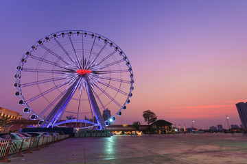 Naklejka premium Asiatique in Twilight