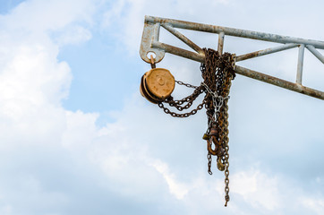 Pulleys for speed boat anchor bracket
