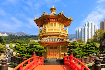 Fototapeta premium Golden pavilion of absolute perfection in Nan Lian Garden in Chi