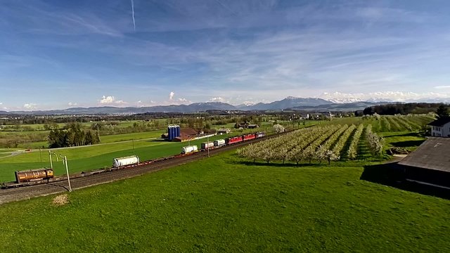 Luftaufnahme G&uuml;terzug SBB