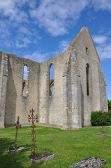 Vestiges de l'église Saint-Lubin à Yèvre-le-Châtel