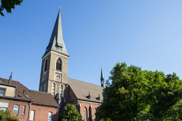 Fototapeta na wymiar St. Peter und Paul Kirche Duisburg Marxloh