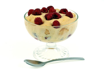 Coupe de tiramisu aux framboises