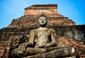 Obraz premium Buddha statue in Wat Mahathat temple