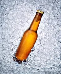 Zelfklevend Fotobehang cold beer alcohol drink ice © Lumos sp