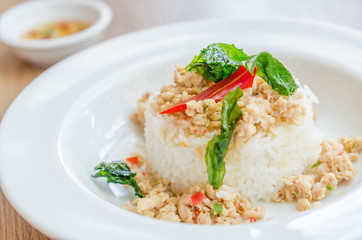 Spicy fried chicken with basil and rice