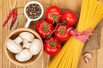 Pasta, tomatoes, mushrooms and spices