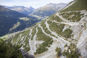 Tortuosa strada di montagna