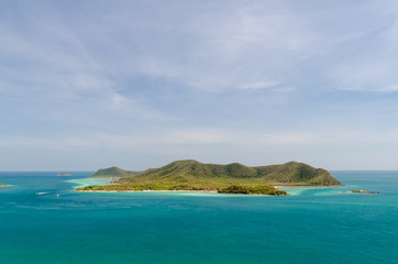 Fototapeta premium Island and blud sea