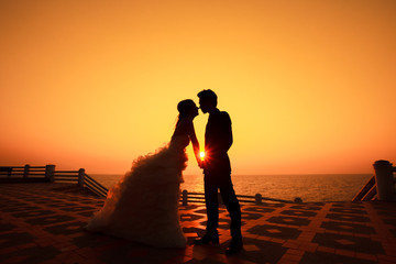 Couple Shoots seaside