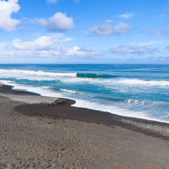 plage de sable noir, sud de l'île de la Réunion