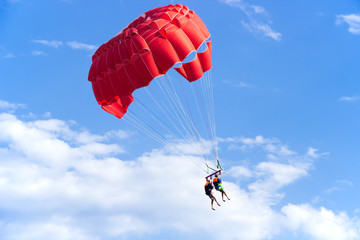 Красный парашют