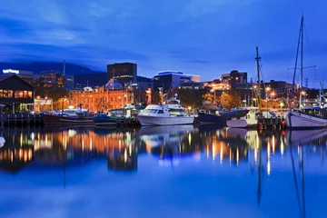 Fototapeten Hobart Harbour Yacht Galerie © Taras Vyshnya