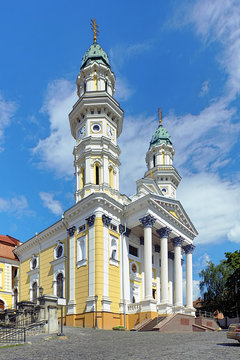 Uzhgorod Bilder – Durchsuchen 3,421 Archivfotos, Vektorgrafiken und ...