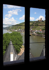 Blick aus Pfalzgrafenstein auf Kaub und Burg Gutenfels