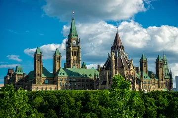 Zelfklevend Fotobehang Parliament Hill From the Back © Derek R. Audette