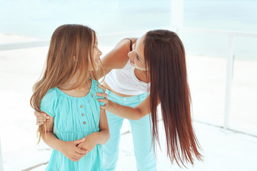 Fototapeta premium Happy family at the beach