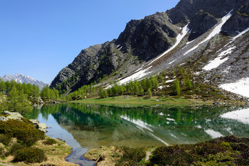 Fototapeta na wymiar Lago glaciale d'Arpy - Morgex - Valle d'Aosta