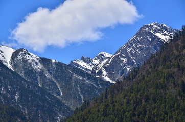 Fototapeta na wymiar Snow Mountain Range