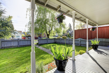 Entrance porch and front yard view