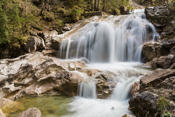 Obraz na płótnie Canvas Wasserfälle in der Pöllatschlucht im Ostallgäu