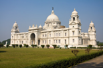Fototapeta na wymiar Zabytkowy budynek z Kalkuty czy Kalkucie, Victoria Memorial