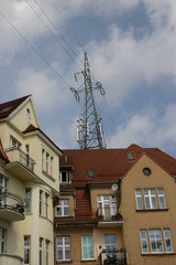 Kamieniczki  i linia wysokiego napięcia © profit111
