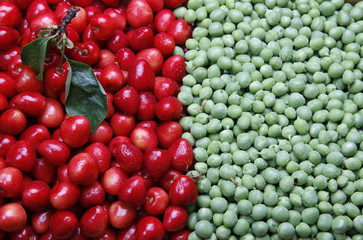 GUISANTES VERDES Y CEREZAS ROJAS