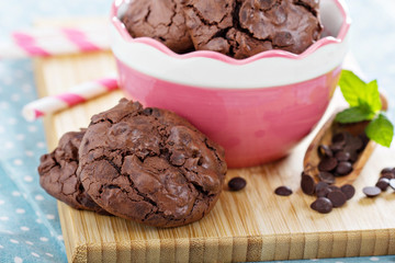 Chocolate cookies i a bowl