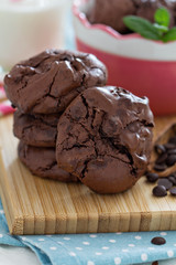 Chocolate cookies i a bowl