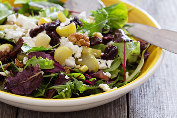 Salad with baked rhubarb
