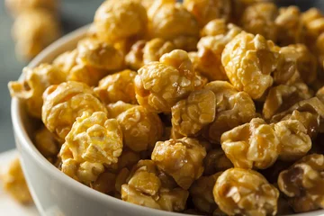 Crédence de cuisine en verre imprimé Bonbons Homemade Golden Caramel Popcorn