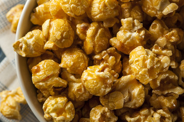 Homemade Golden Caramel Popcorn