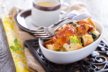 Spinach, bread and cheese strata