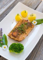 Gebratener Lachs