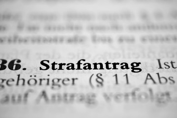 Strafantrag - schwarz-weiß