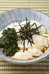 おぼろ豆腐ともろへいや