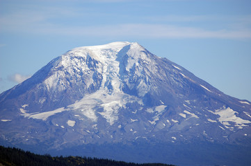 Fototapeta na wymiar Mount Adams, the forgotten Cascade peak in Washington State