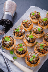 Champignons with puff pastry