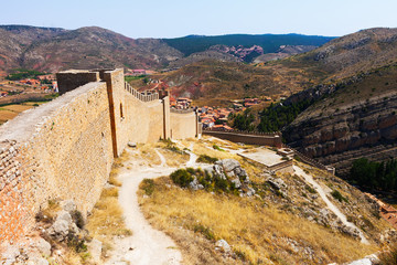 Fototapeta na wymiar view of old city wall in Albarracin