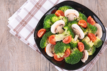 salad with broccoli,tomato and mushroom