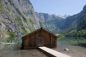 Fototapeta na wymiar Bootshaus am Obersee