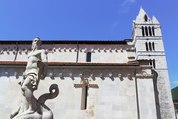 Neptun vor Dom Carrara © ArTo