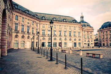 Street view of old town in bordeaux city - obrazy, fototapety, plakaty