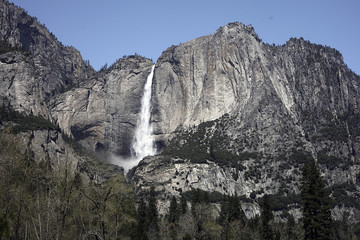 Fototapeta na wymiar Yosemite waterfalls